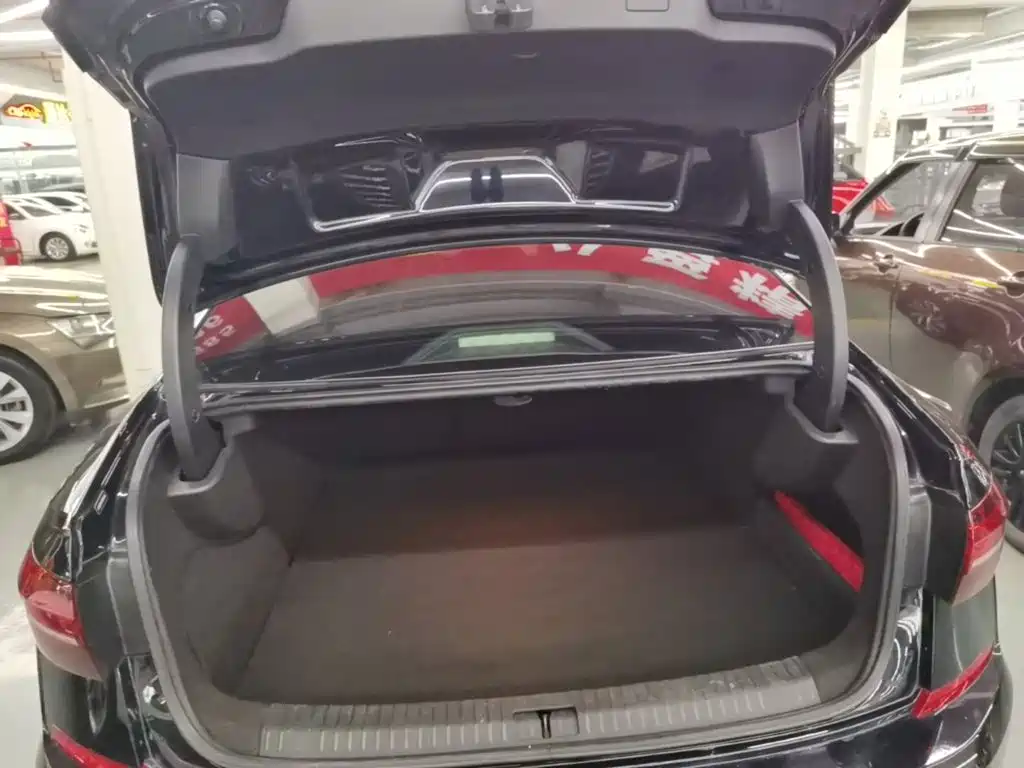 Volkswagen Passat PHEV — миниатюра 19