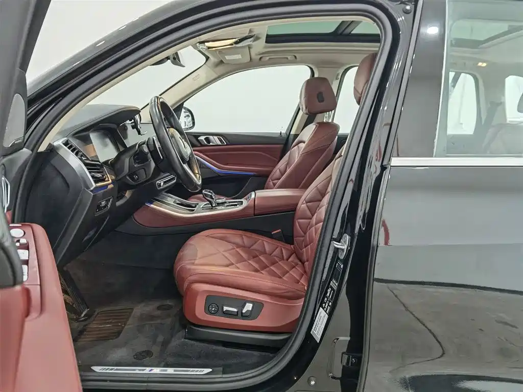 BMW X5 2022 xDrive 30Li M Sport