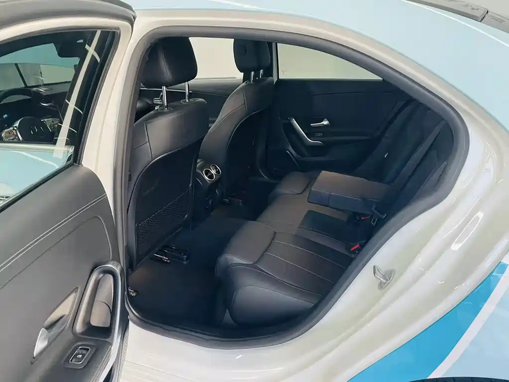 Mercedes-Benz A-Class — миниатюра 9