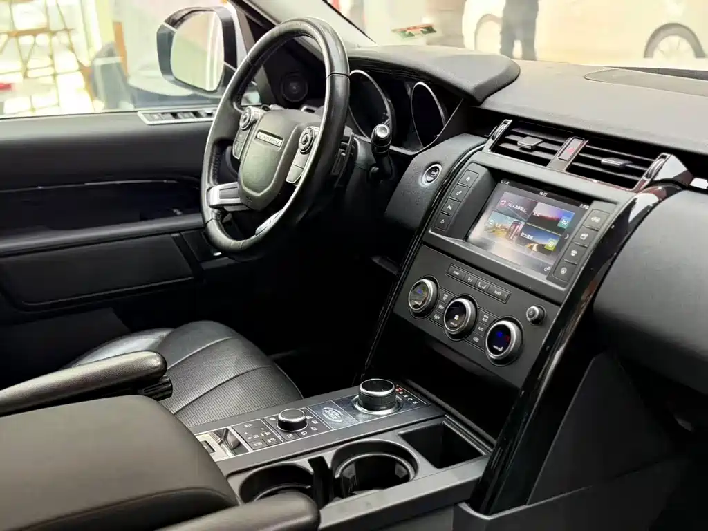Land Rover Discovery 2017 3.0 SC V6 SE