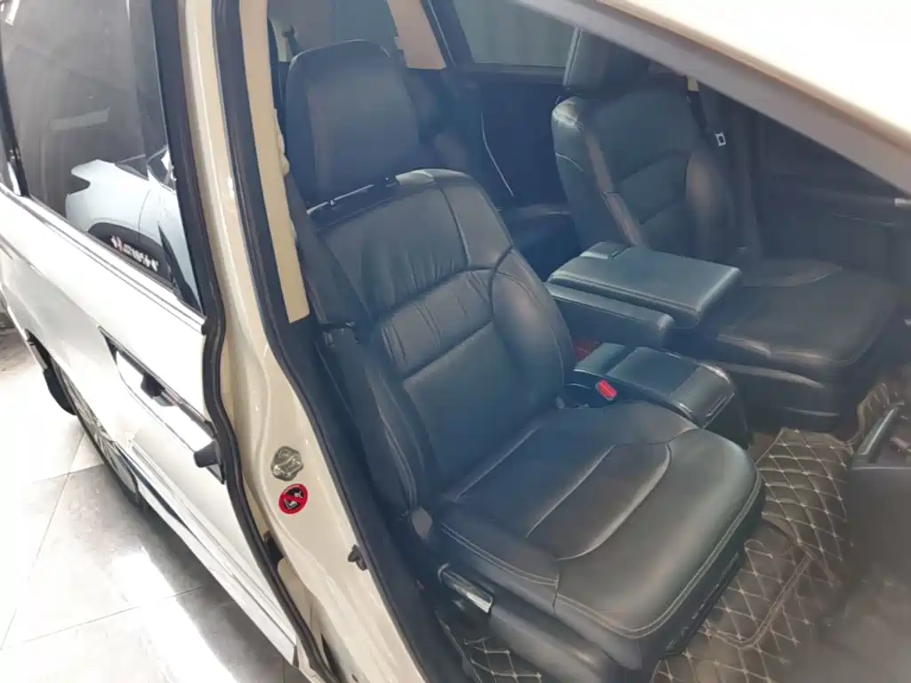 Honda Elysion — миниатюра 25