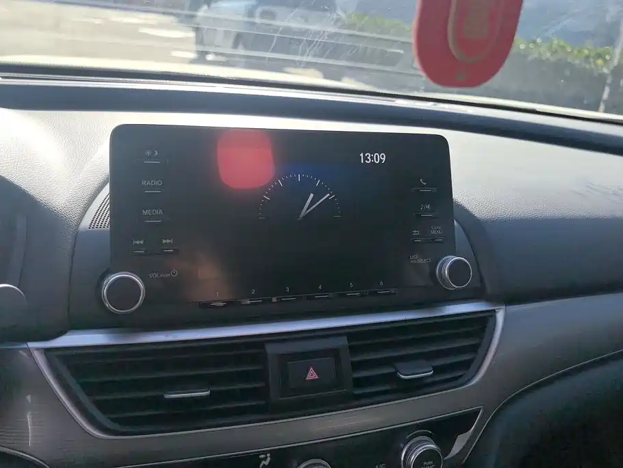 Honda Accord — миниатюра 13
