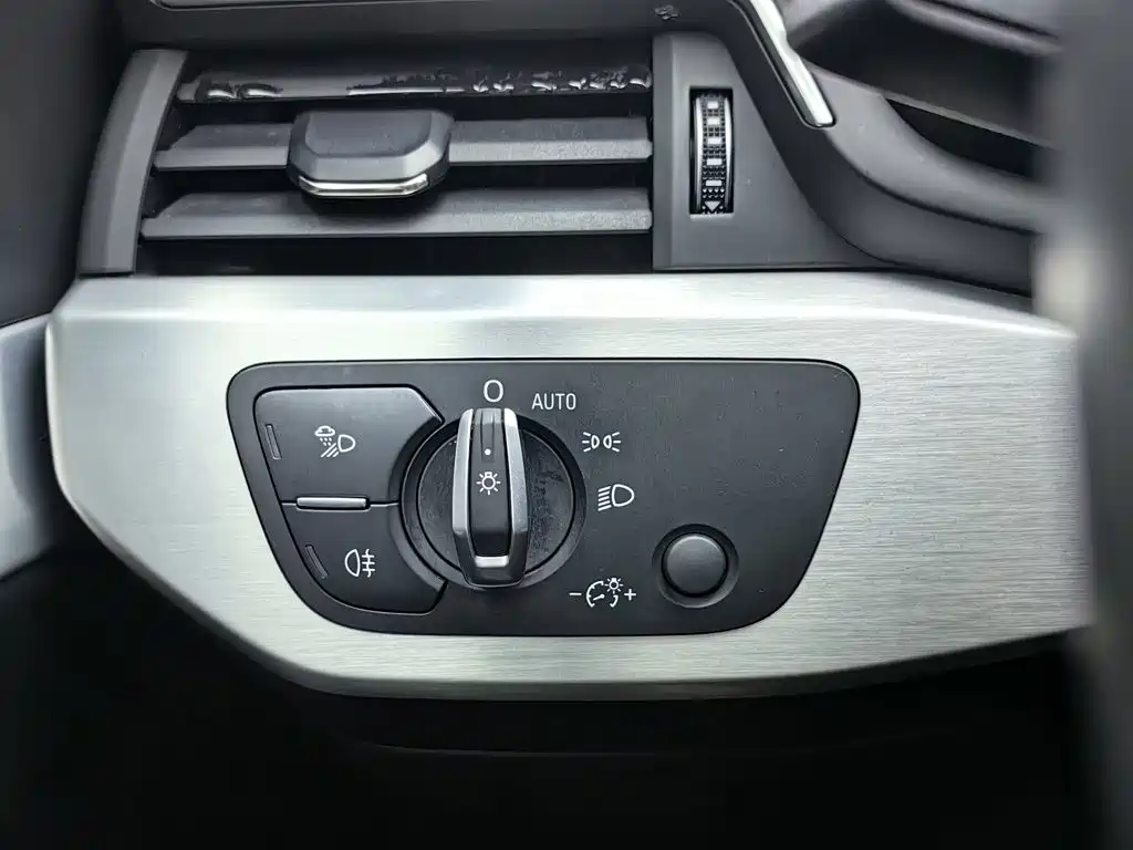 Audi A4L — миниатюра 21