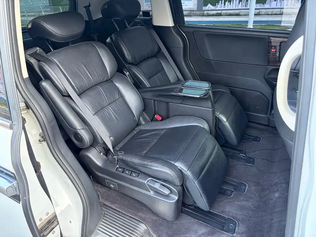 Honda Elysion — миниатюра 11