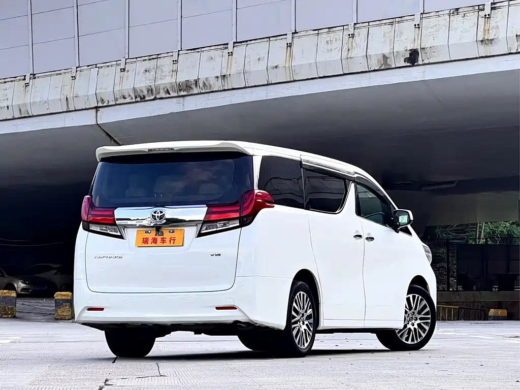 Toyota Alphard 2015 3.5L Luxury