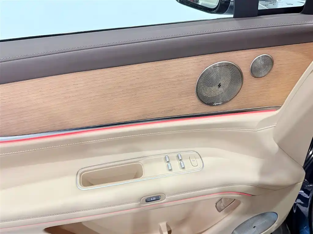 Aito M9 2025 Ultra 52kWh 6 мест (192 )