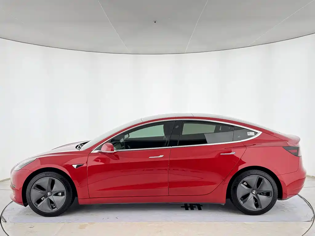 Tesla Model 3 — миниатюра 4