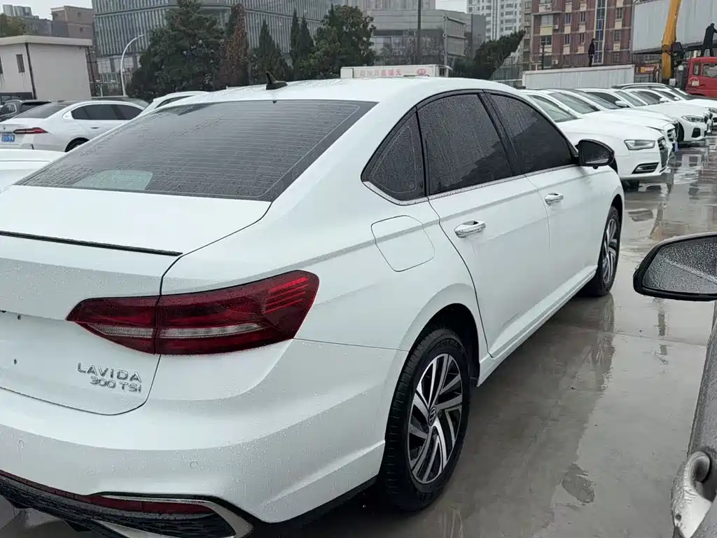 Volkswagen Lavida — миниатюра 6