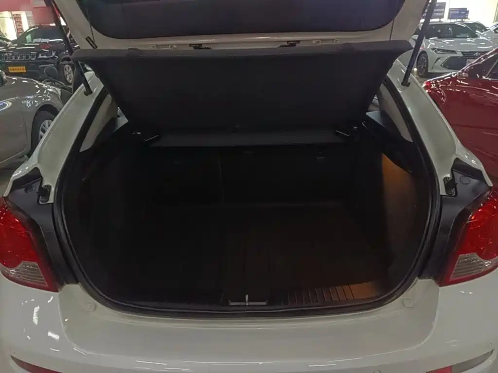 Chevrolet Cruze — миниатюра 19