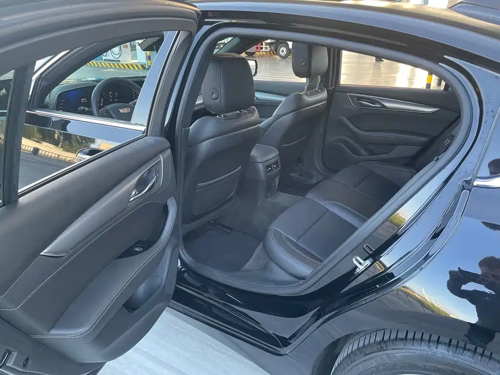 Cadillac CT5 — миниатюра 5