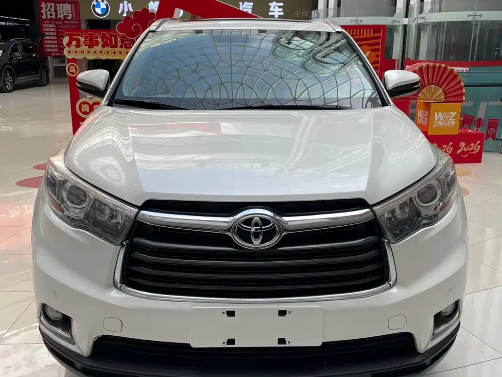 TOYOTA HIGHLANDER