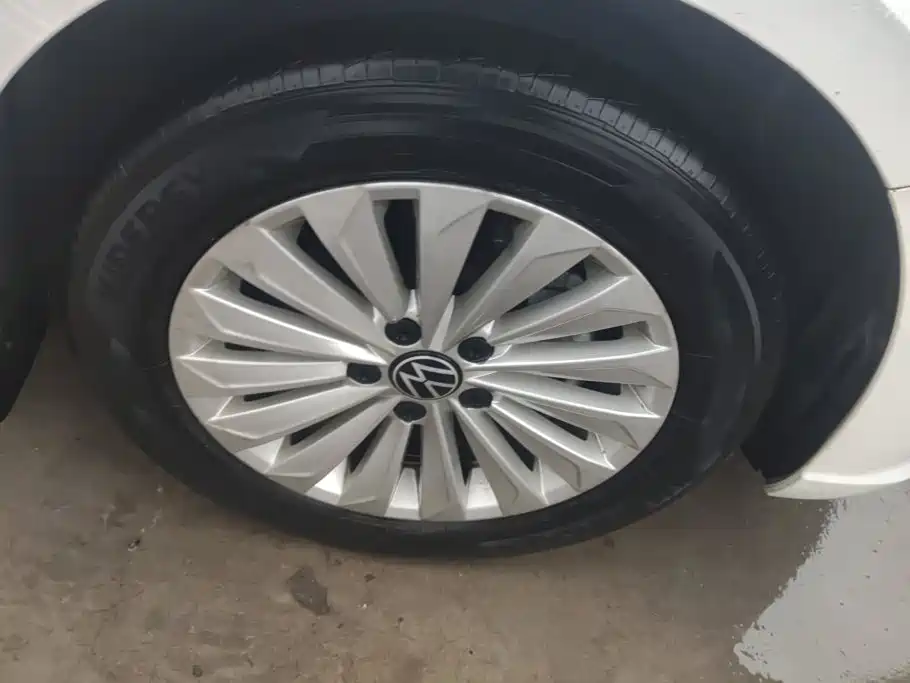 Volkswagen Lavida — миниатюра 6