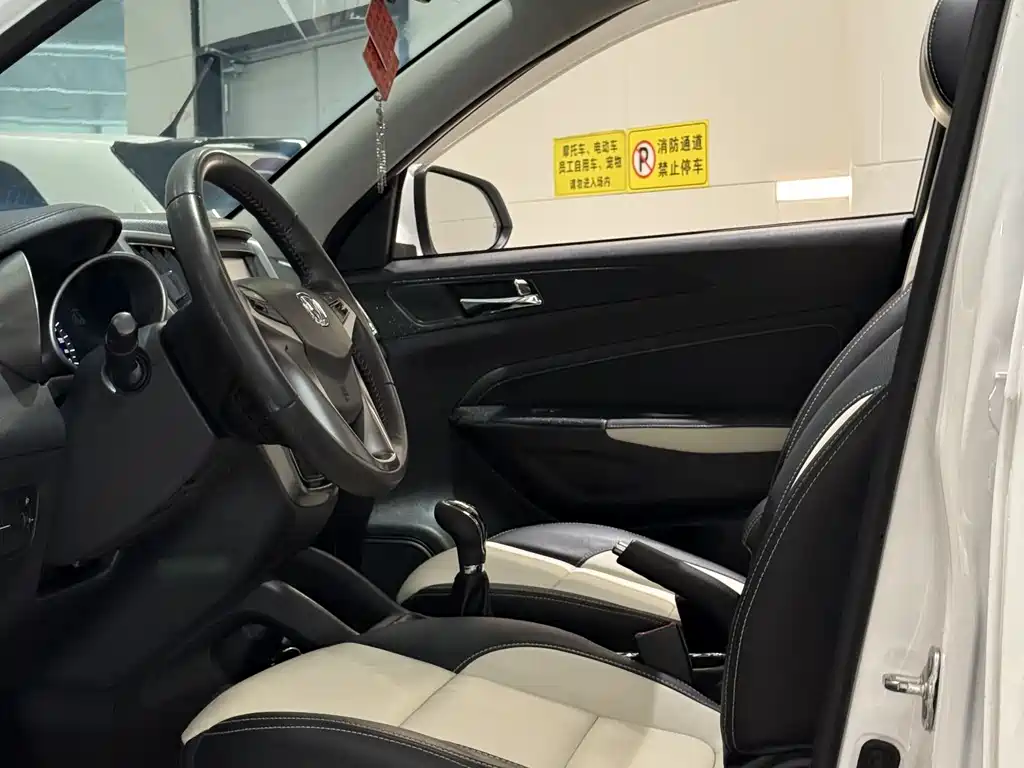 Changan CS35 - фото 3