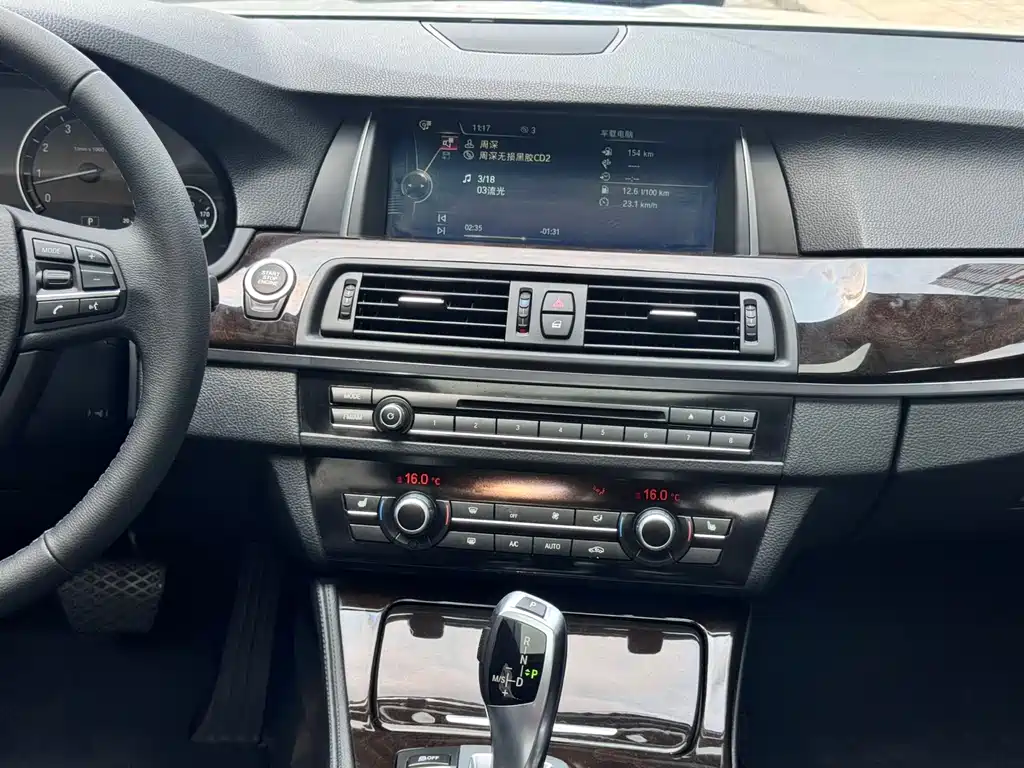 BMW 5 Series — миниатюра 14