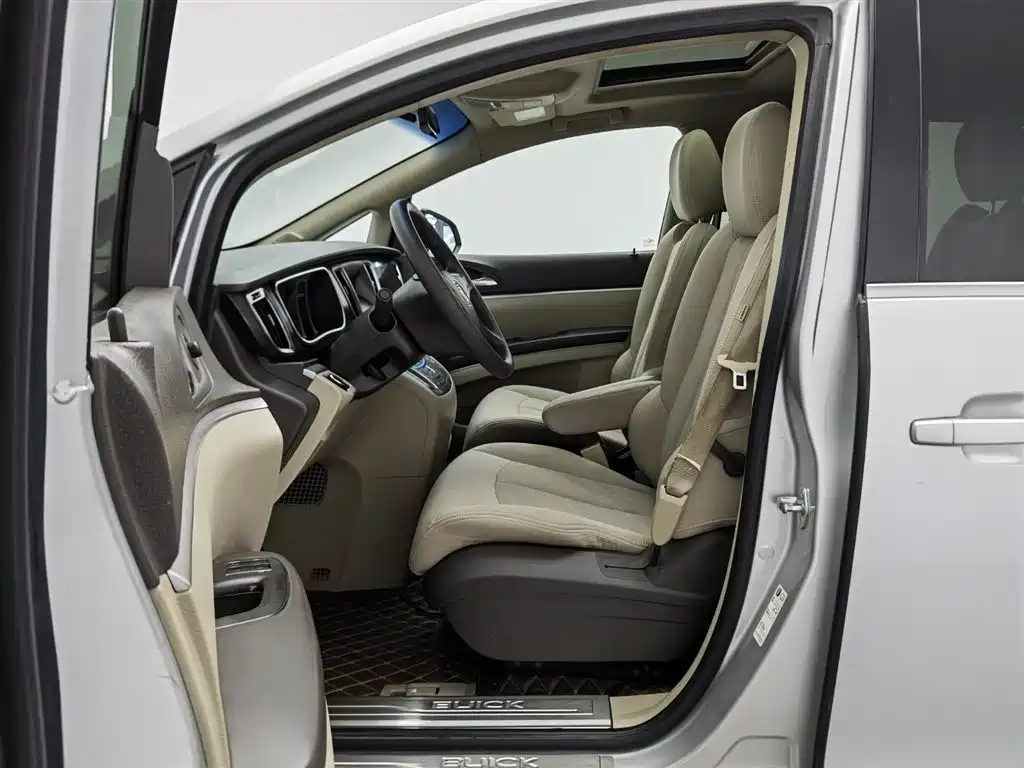 Buick GL8 2013 2.4L CT Luxury Comfort