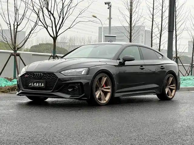AUDI RS 5