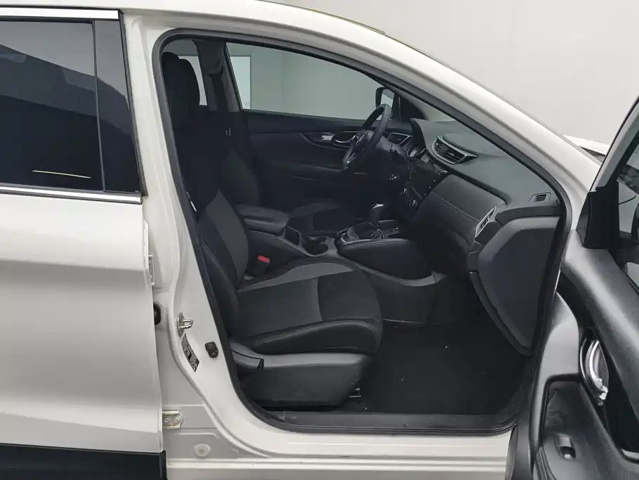 Nissan Qashqai — миниатюра 8