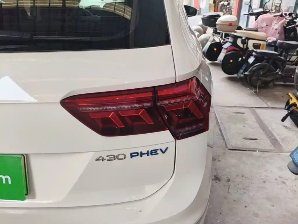 Volkswagen Tiguan L PHEV — миниатюра 8