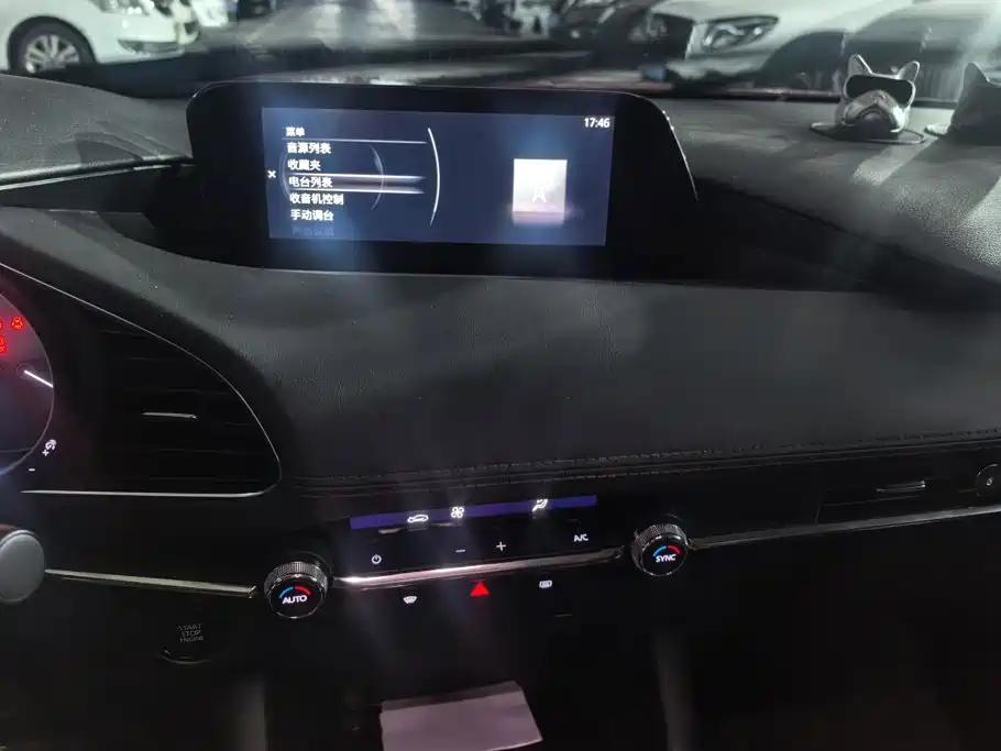 Mazda 3 Axela — миниатюра 13