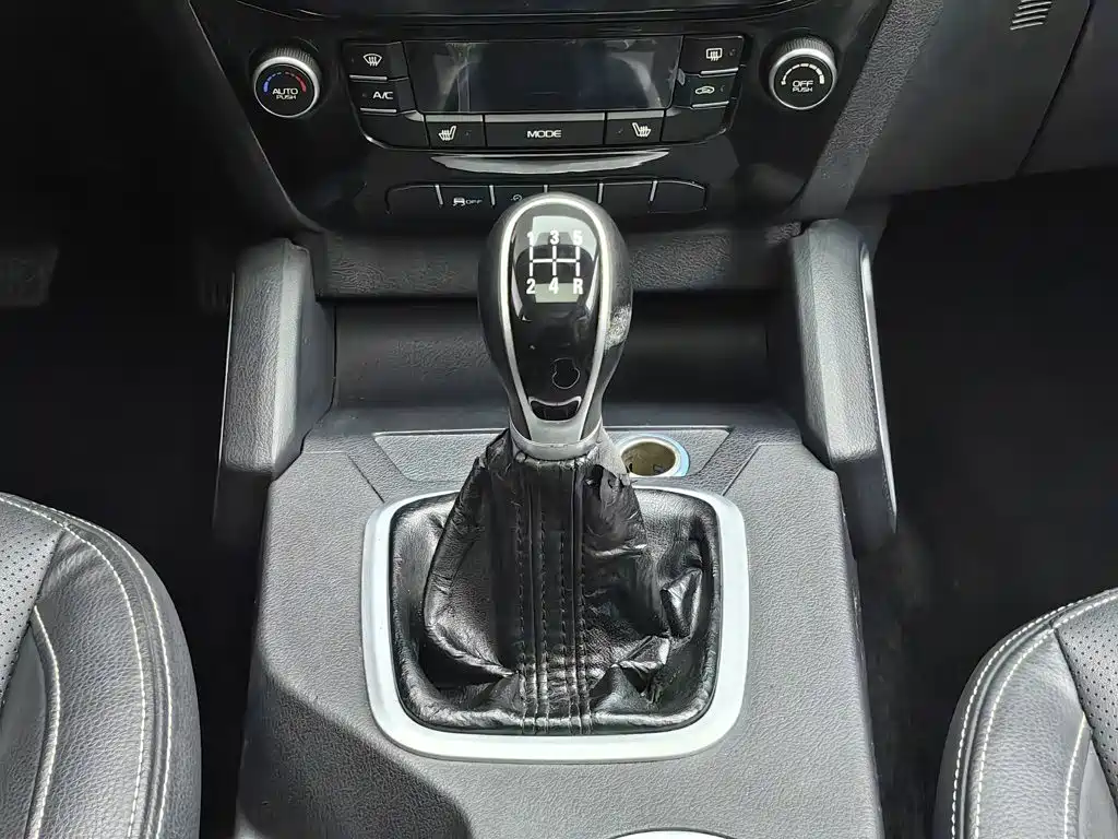 Geely Vision X6 — миниатюра 13