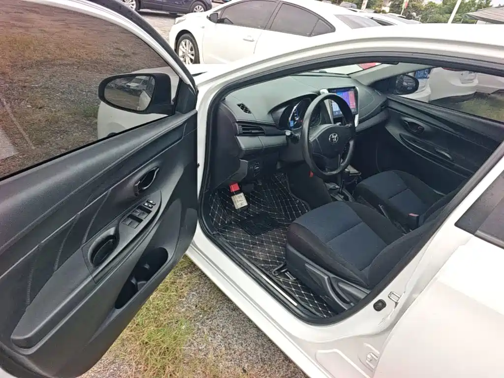 Toyota Yaris L — миниатюра 16