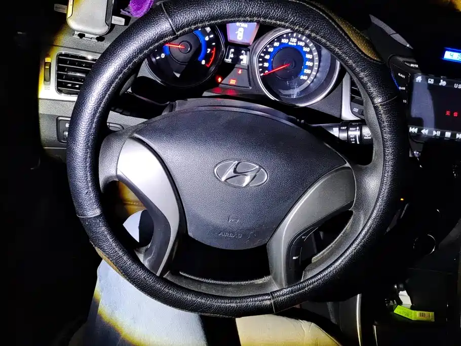 Hyundai Elantra Langdong — миниатюра 15