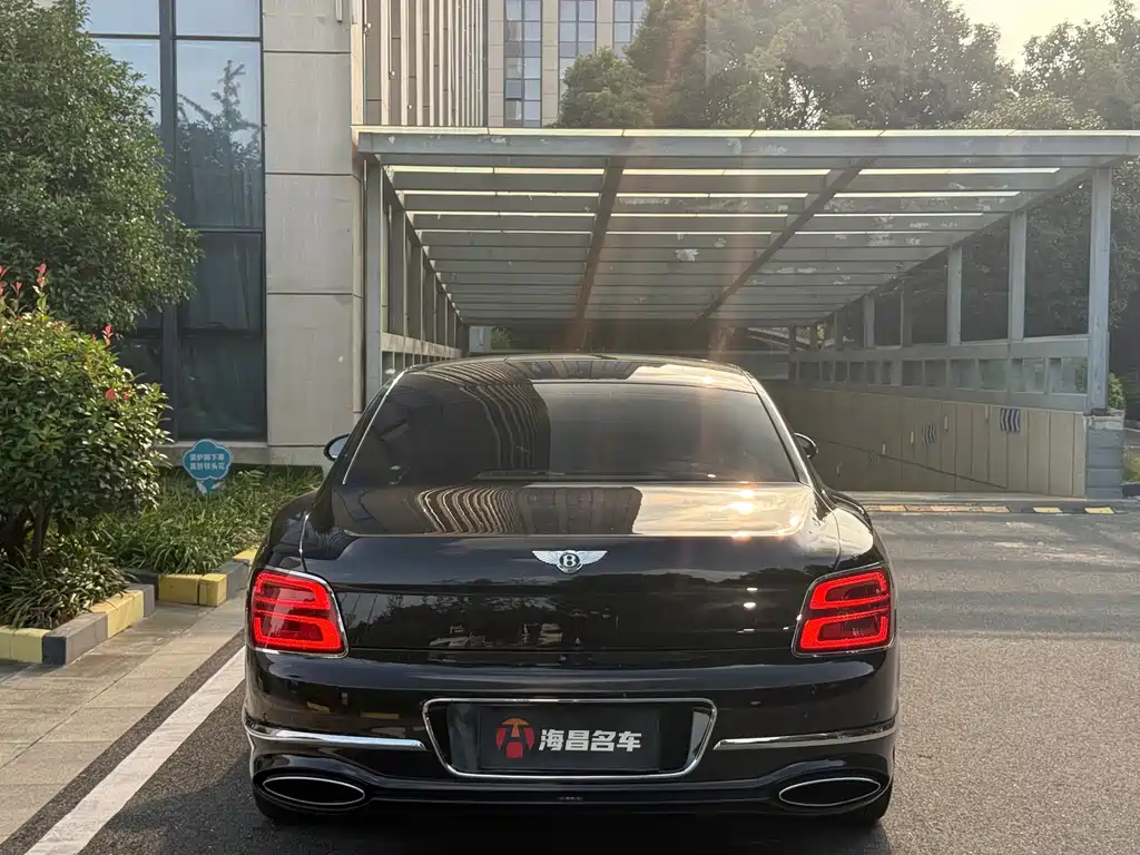 Bentley Flying Spur — миниатюра 5