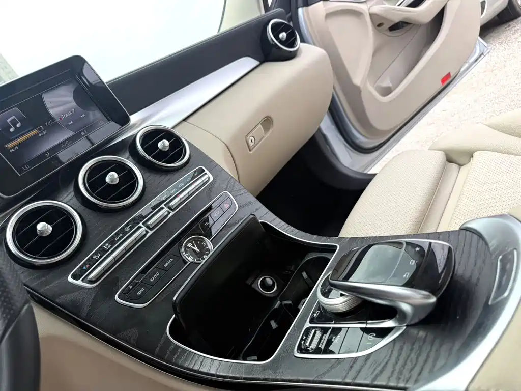 Mercedes-Benz C-Class — миниатюра 13