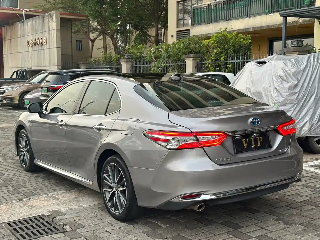 Toyota Camry — миниатюра 7