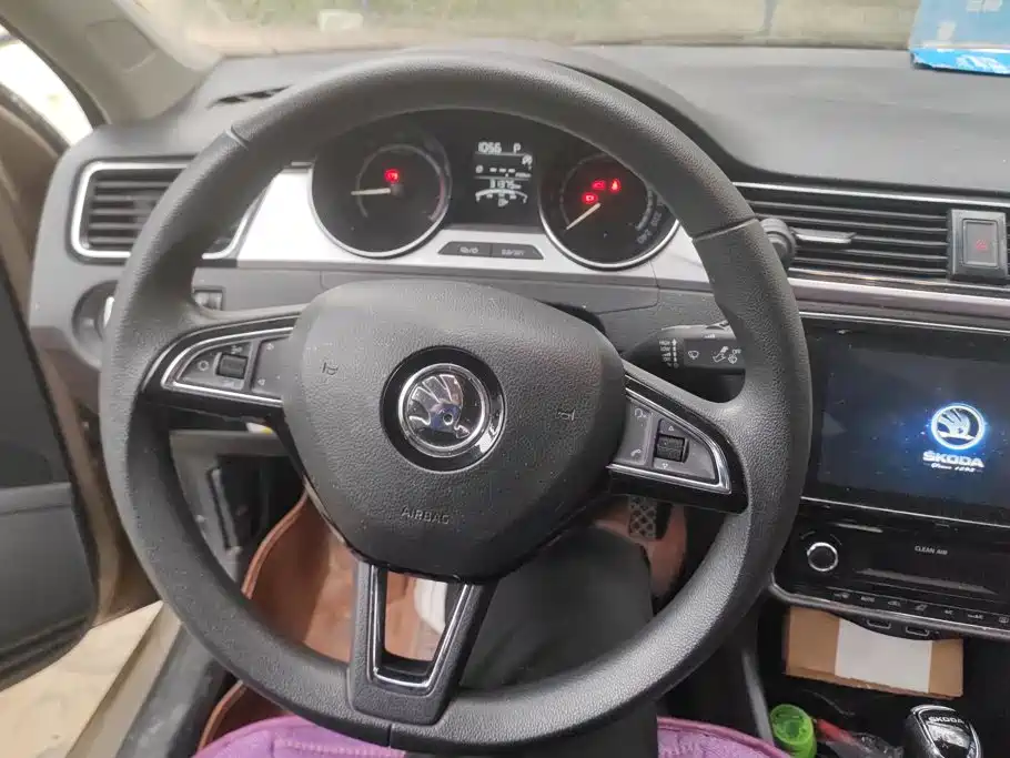 Skoda Rapid — миниатюра 15