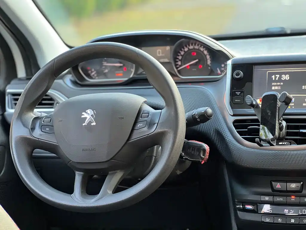 Peugeot 2008 — миниатюра 13