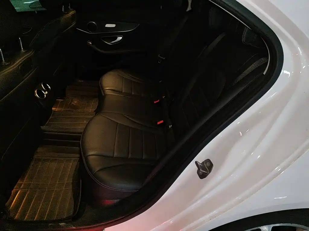 Mercedes-Benz C-Class — миниатюра 17