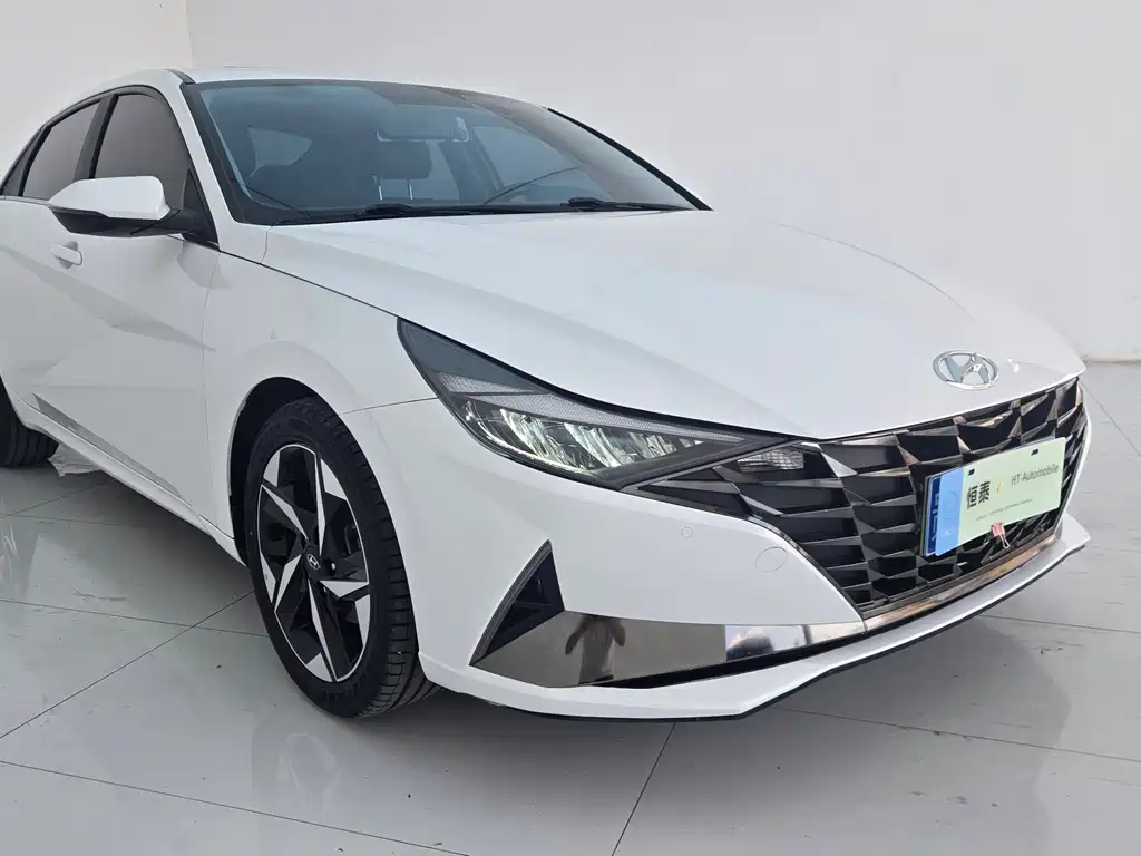 Hyundai Elantra — миниатюра 3