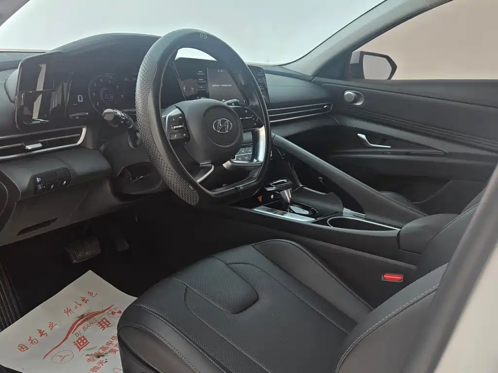 Hyundai Elantra — миниатюра 5