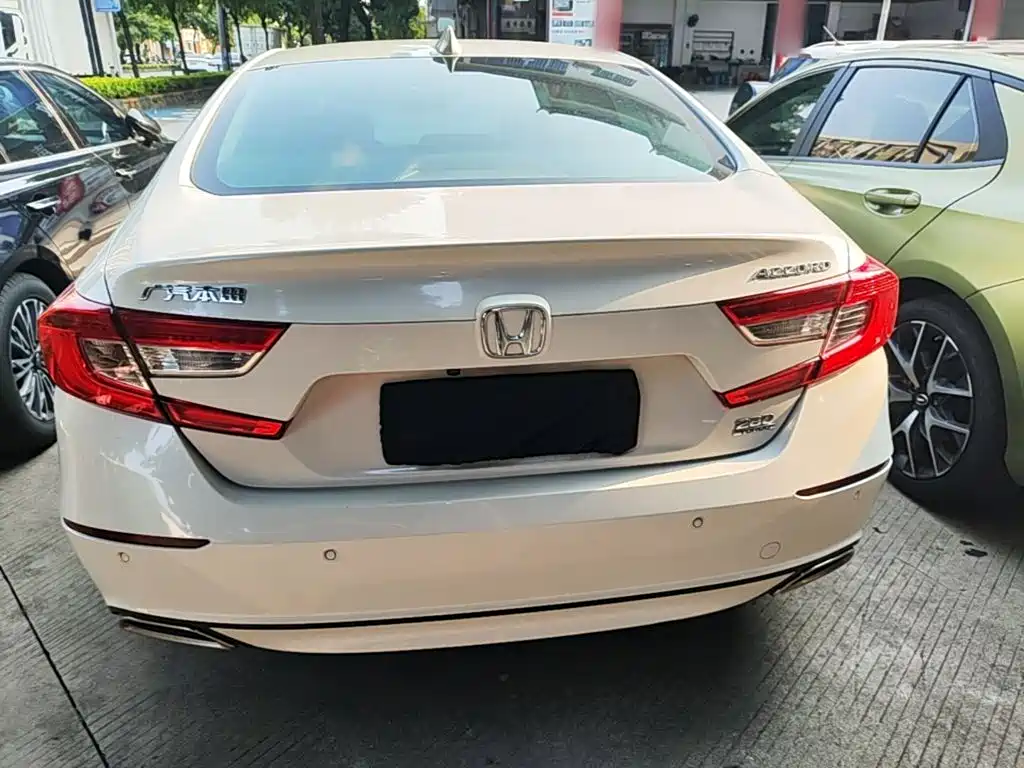 Honda Accord — миниатюра 6