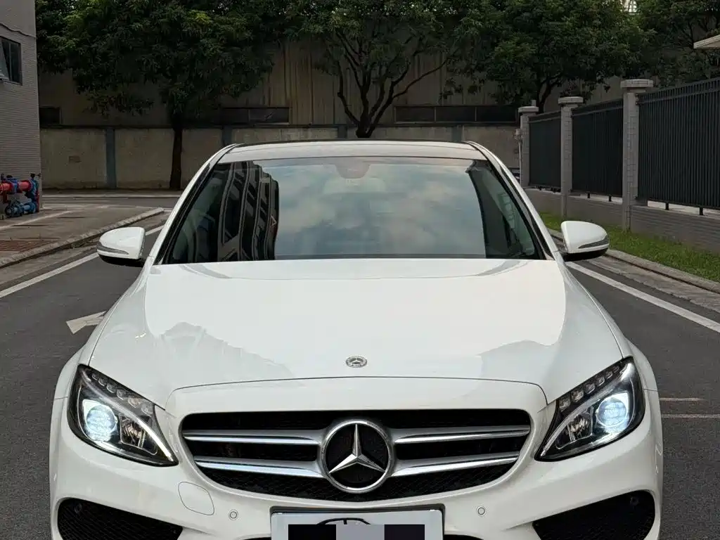 Mercedes-Benz C-Class — миниатюра 2
