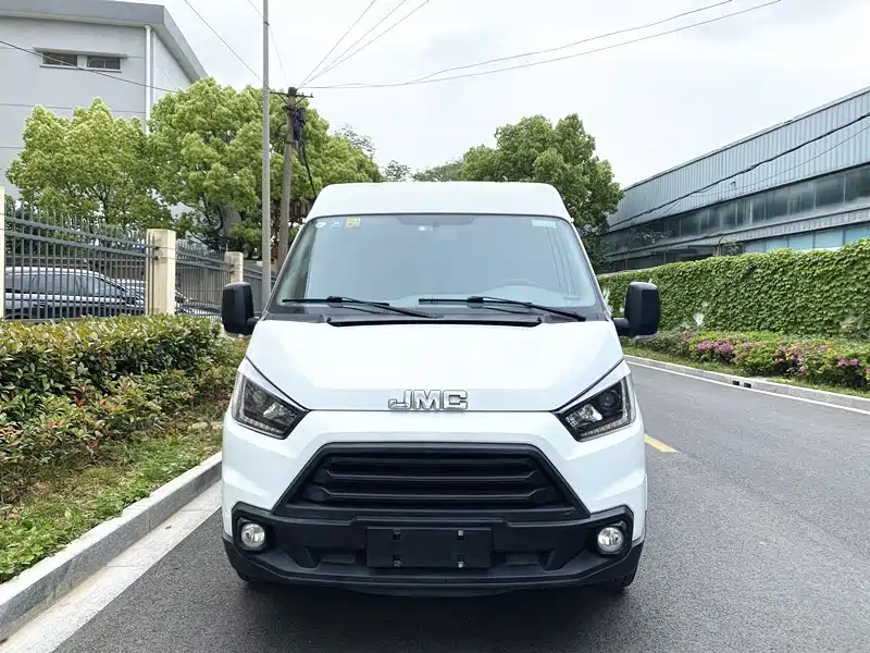 JMC Tesla — миниатюра 2