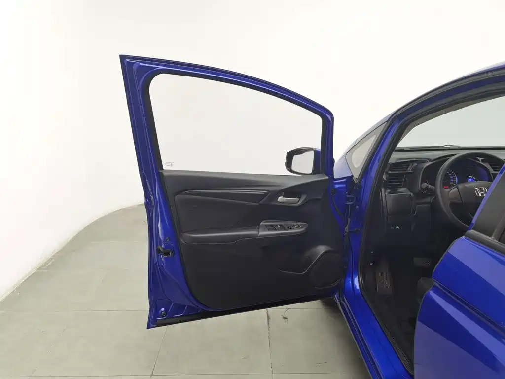 Honda Fit — миниатюра 8