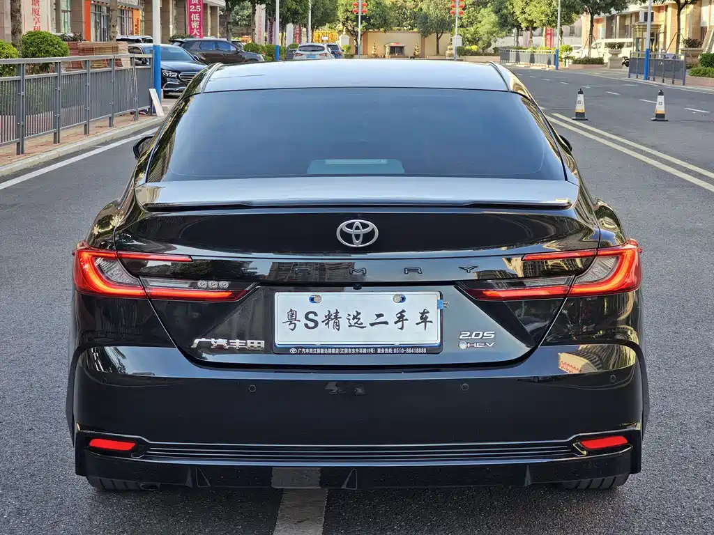 TOYOTA CAMRY