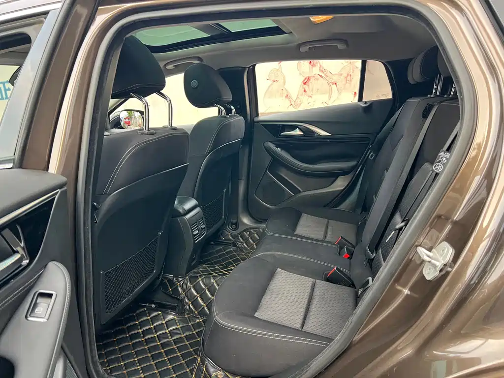 Infiniti QX30 — миниатюра 6