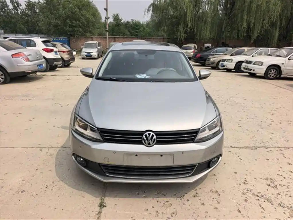 Volkswagen Sagitar 2012 1.4TSI AT Luxury