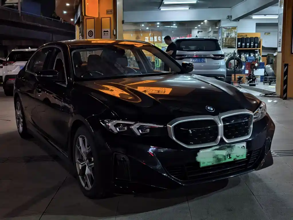 BMW i3 2022 eDrive 35 L