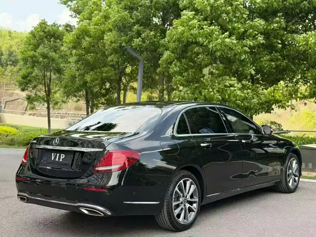 Mercedes-Benz E-Class E 2018 E 300 L Fashion