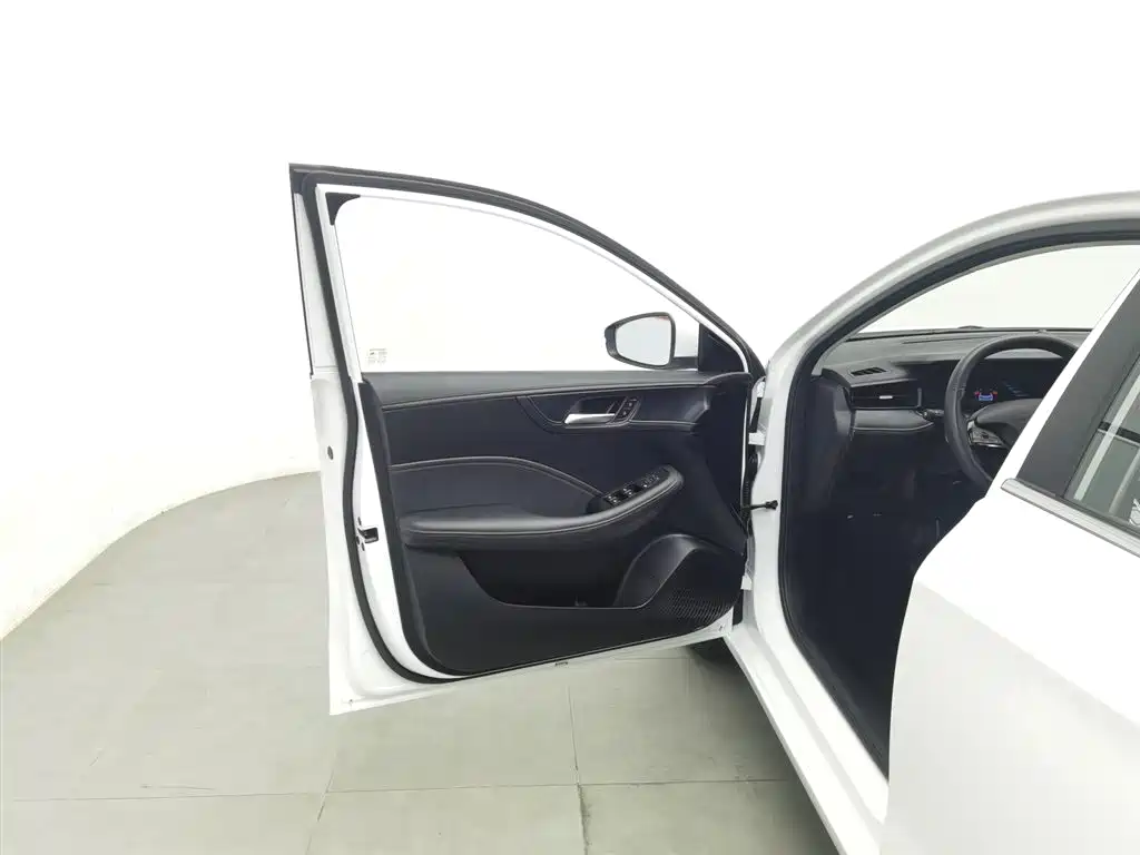 Roewe i5 2023 1.5L CVT Luxury