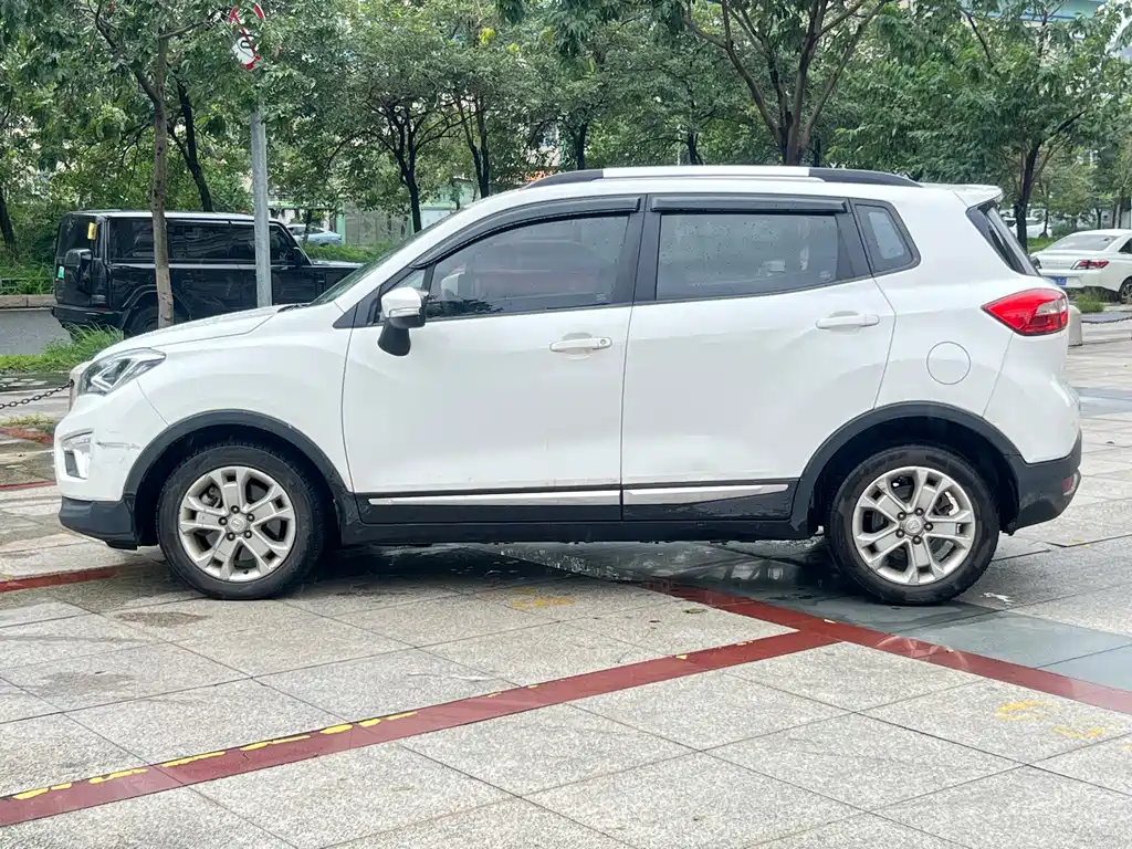 Changan CS15EV — миниатюра 8