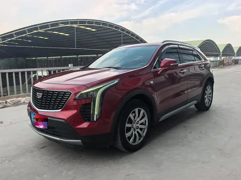 CADILLAC XT4