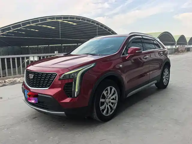 CADILLAC XT4