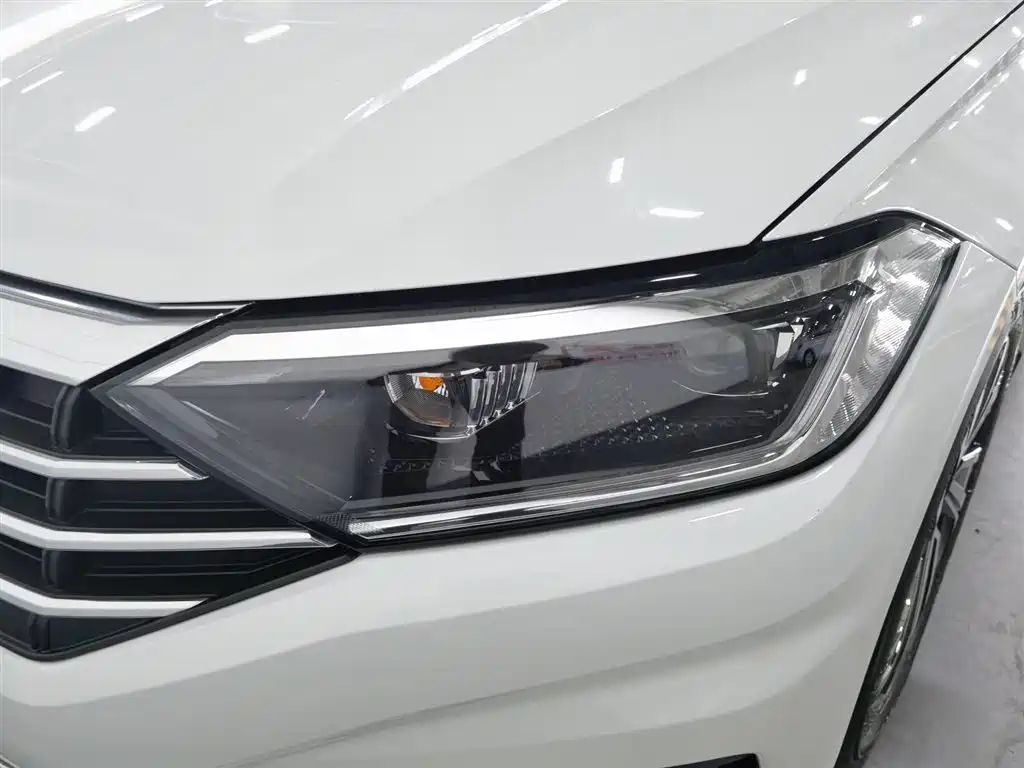 Volkswagen Sagitar 2021 200TSI DSG