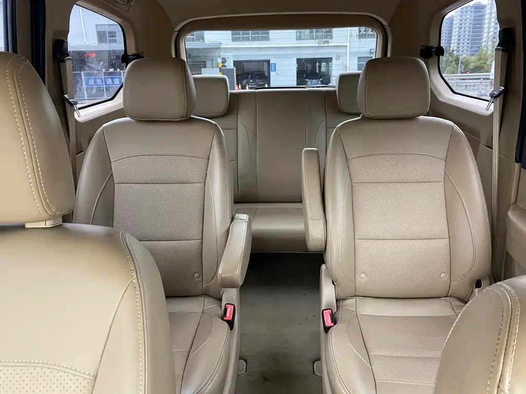 Wuling Hongguang — миниатюра 13