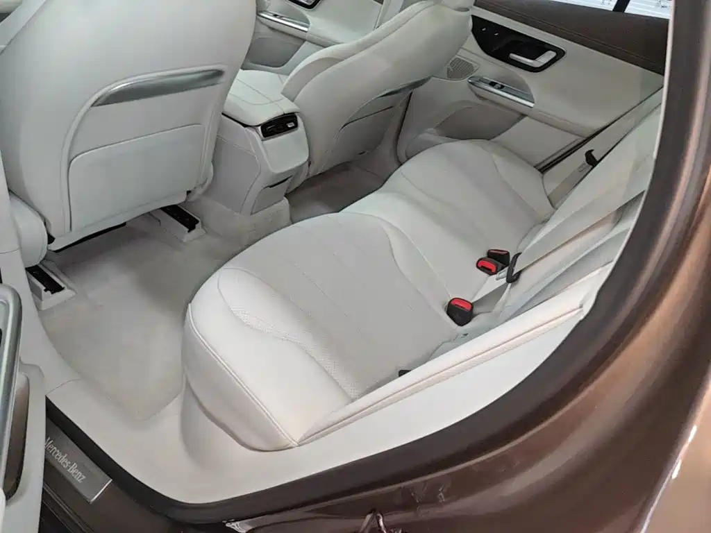 Mercedes-Benz EQE SUV 2023 — фото 16
